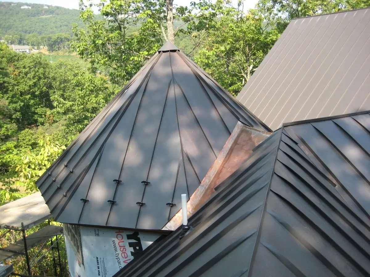 Professional Gutter Cleaning by Craftsman Roofing in Natchez